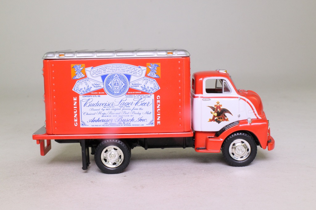 Matchbox Collectibles YYM35258 (YVT06); 1948 GMC C.O.E. Refrigerated Truck; Budweiser